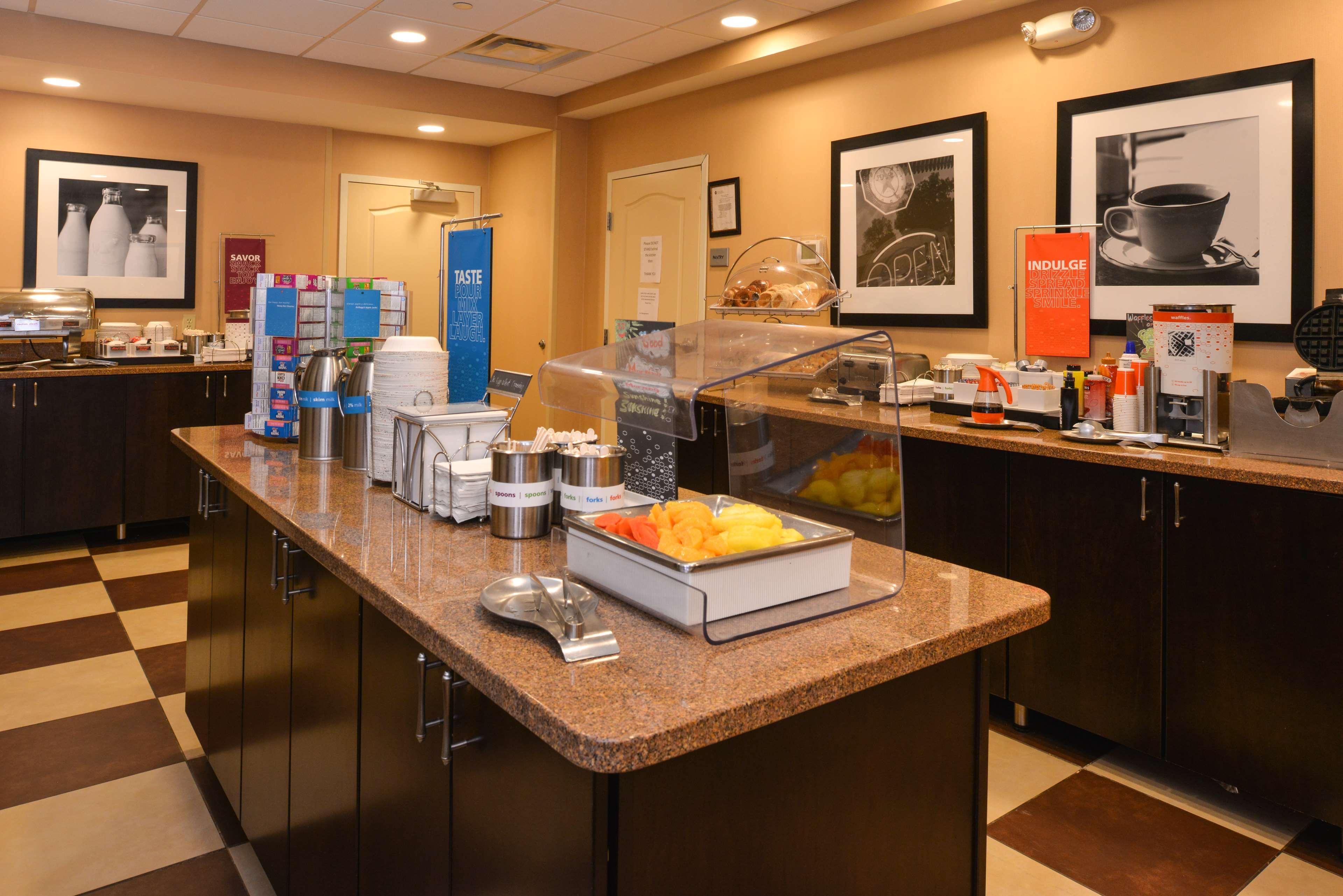 Hampton Inn Milford Exterior foto